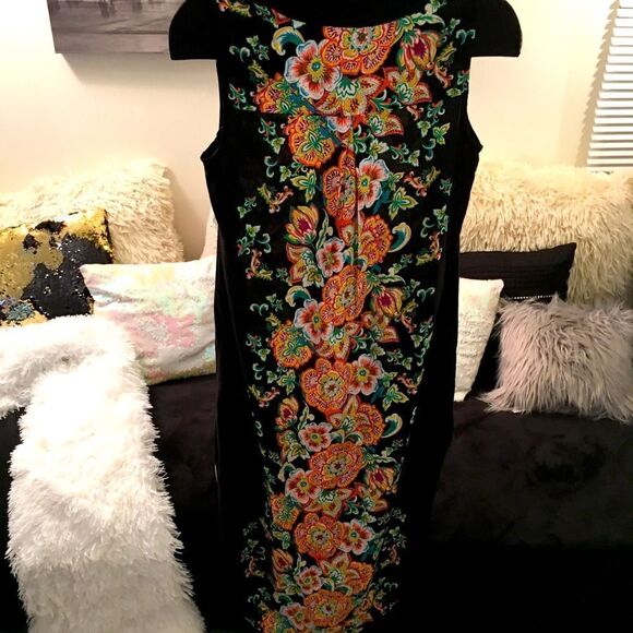 New with tags! V neck lounge dress! Gorgeous - Picture 5 of 6
